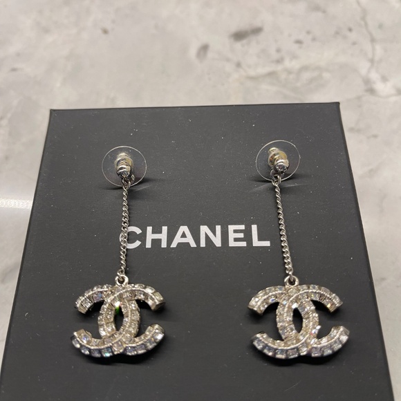 CHANEL DANGLE CRYSTAL EARRINGS - Picture 6 of 9